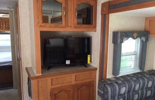 Northeast Houston House | Recreational Vehicle On a Beautiful site A
