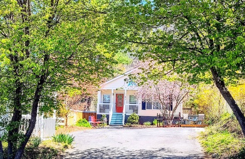 Bryson City House | Rector Street Retreat. Downtown Bryson City Cottage