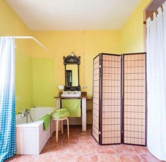 Susqueda Apartment | Rectoria Santuari del coll ideal families