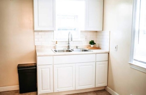 South Euclid House | Red à CLE: 3BR, Pets & Kids are Welcome