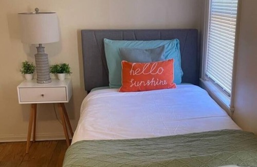 South Euclid House | Red à CLE: 3BR, Pets & Kids are Welcome