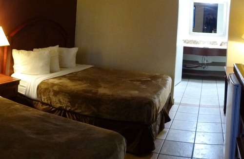 Wayne Hotel | Red Apple Inn