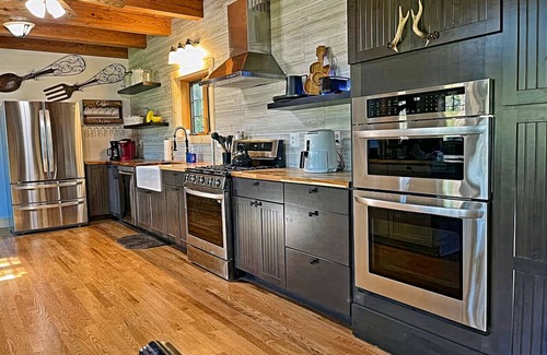 Walker Cabin | Red Barn Lodge with a Boat slip at Leach Lake