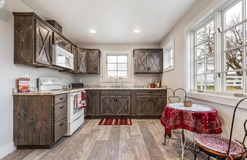 Payette County House | Red Barn