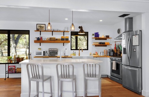 Wimberley House | Red Bird Cottage- Convenient 2/1 with Outdoor Space