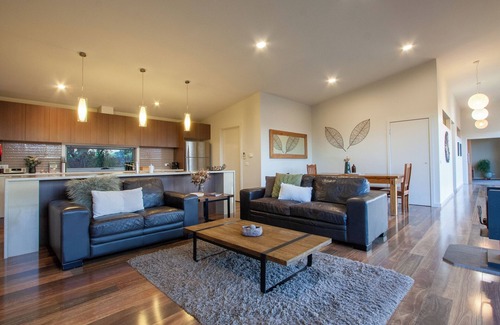 Yackandandah House | Red Box Retreat - Yackandandah