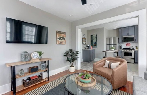 Old West Broad Neighborhood Apartment | Red Brick Row, Modern | Inviting | Chic