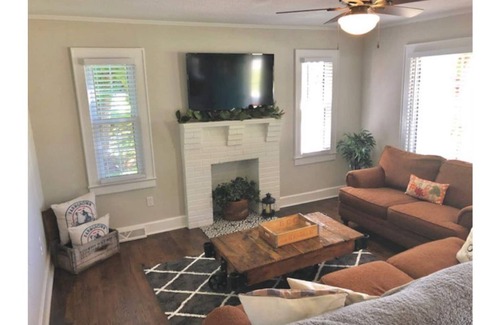 Mount Airy House | Red Brush Charmer - Home Away from Home