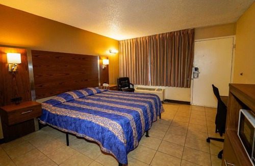 Kinston Hotel | Red Carpet Inn Kinston