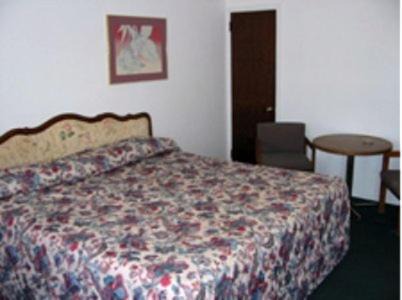 Morgantown Hotel | Red Carpet Inn & Suites Morgantown