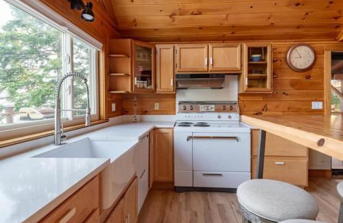 Sidney House | Red Cedar Haven Lakeside Tranquility