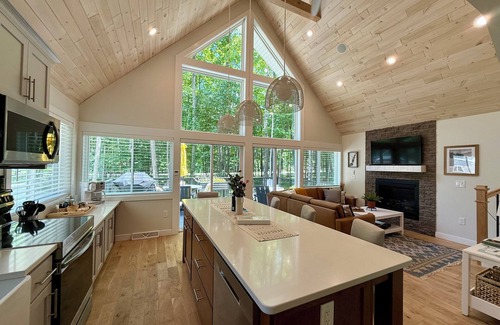 Baileys Harbor Cottage | Red Cherry Woods Cottage 🍒 New Construction!