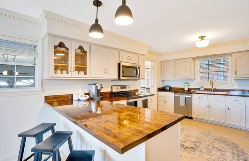 Graysville House | Red Clay Farmhouse Retreat in Cleveland