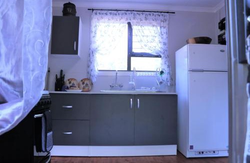 Ditsobotla Apartment | Red Cliff Lodge