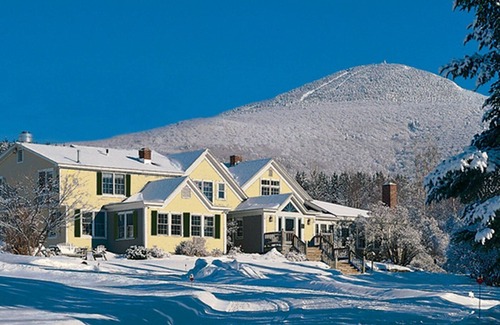 Mendon Apartment | Red Clover Inn: Queen Suite + sofabed Killington
