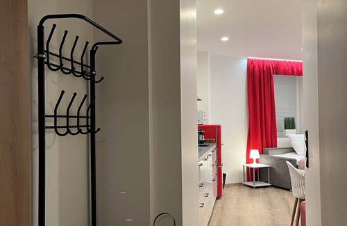 Altstadtviertel Apartment | Red Comfort Retreat