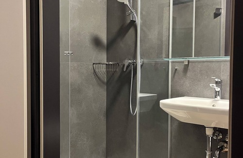 Altstadtviertel Apartment | Red Comfort Retreat