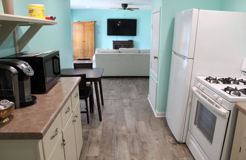 Perkinston House | Red Creek Getaway 2 houses on 500 acres, with hot tub and access to 5 sandbars!