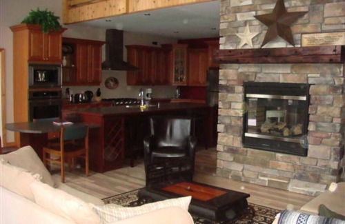 Kearney Cottage | Red Devil Six Bedroom Cottage Private Beach