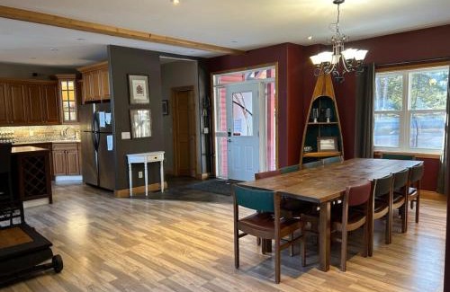 Kearney House | Red Devil Six Bedroom Cottage Private Beach