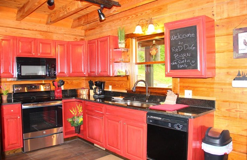 Clyde Cabin | 🦬 Red Dog Barn.on a 65 acre bison ranch!