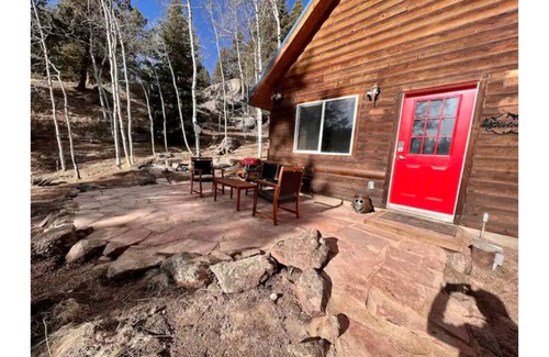 Colorado Springs Cabin | Red Door Cabin