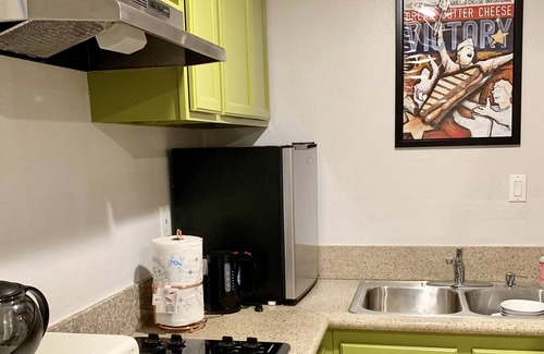 Gardena House | RED DOOR CASITA- Private and quiet w/gated parking