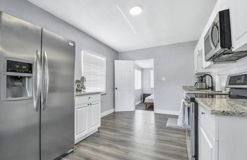 Mount Dora House | Red door cottage of Mount Dora