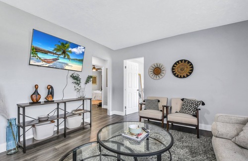Mount Dora House | Red door cottage of Mount Dora