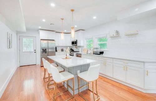 Milton Apartment | Red Door Oasis