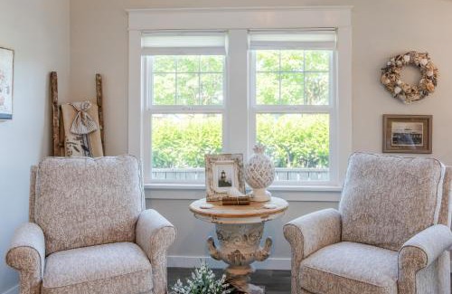 Downtown Cannon Beach House | Red Door