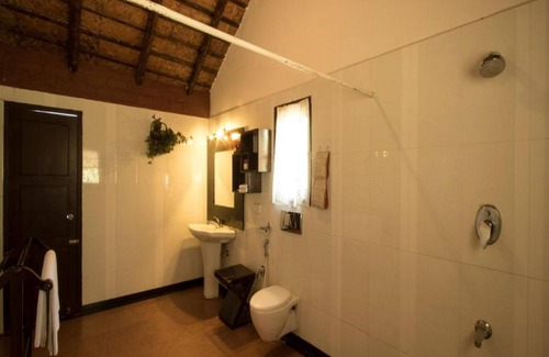Heggadadevankote Hotel | Red Earth Kabini
