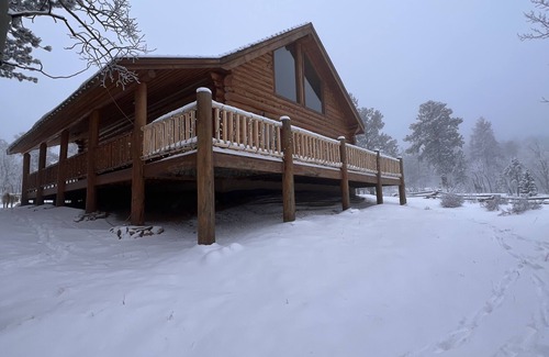 Red Feather Lakes Cabin | Red Feather Lakes Cozy Log Cabin
