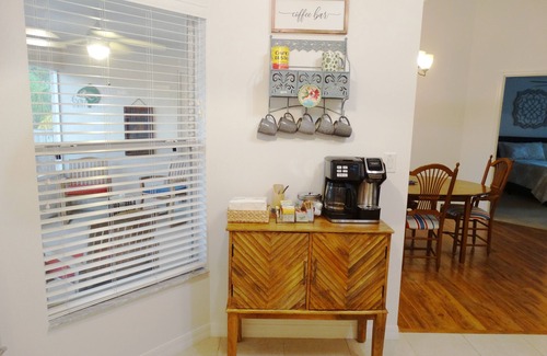 Roseland House | Red Fish, Blue Fish- Sebastian 3/2 Home, sleeps 6, close to river