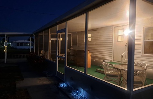 Flamingo Bay House | Red Fish Pass - Cozy 2-bedroom 1.5 bath on shared launch on Charming Pine Island