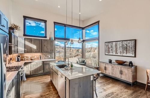 Silverthorne House | Red Fox Lodge - Mountain Modern Luxury Rental