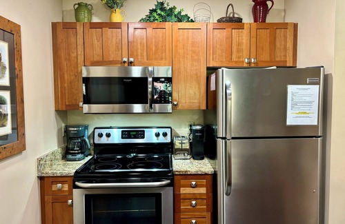 River Run Condo | Red Hawk REMODELED 1140 sq ft, FEELS like a 3 BEDROOM, 2 bed, 3 bath with Murphy