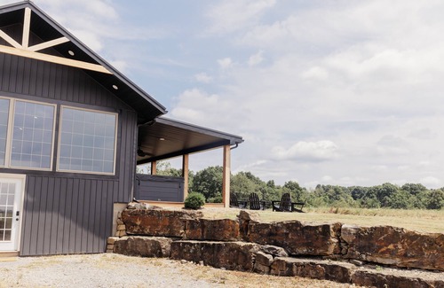 Freeport House | Red Hill Farm's Newly Renovated "Bunkhouse" with Hot tub and Gameroom