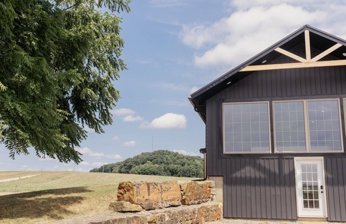 Freeport House | Red Hill Farm's Newly Renovated "Bunkhouse" with Hot tub and Gameroom