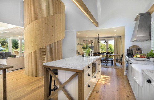 Red Hill South House | Red Hill South Luxe House Sleeps 8-11, 5 min to Wineries, beaches, nature trails