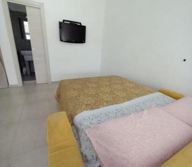 Montecorvino Rovella Apartment | Red House- Camera per quattro