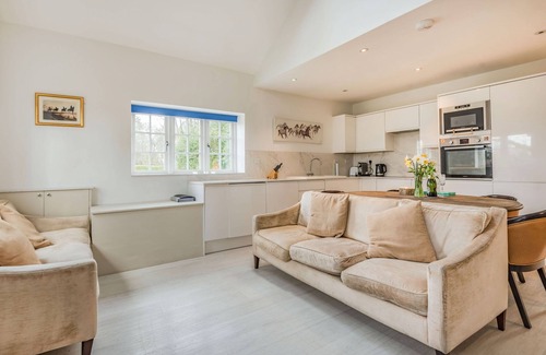 Petersfield Cottage | RED KITE COTTAGE, family friendly in Froxfield, Hampshire