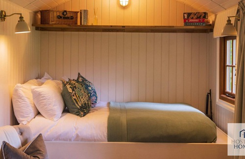 Maidensgrove Cabin | Red Kite Retreat - Four Stunning Woodland Cabins