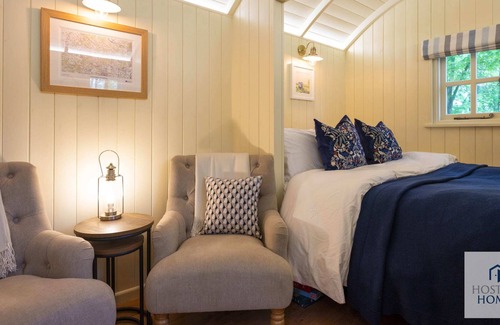 Maidensgrove Cabin | Red Kite Retreat - Four Stunning Woodland Cabins