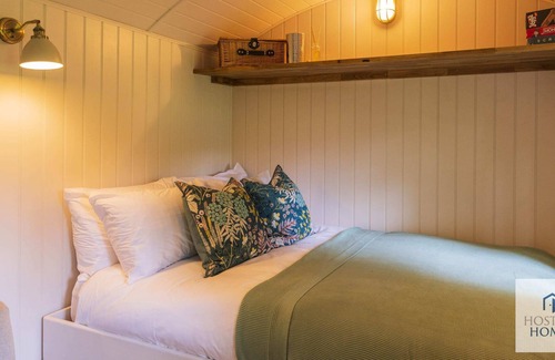 Maidensgrove Cabin | Red Kite Retreat - Four Stunning Woodland Cabins