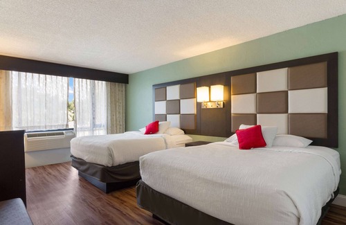 Munras Avenue Hotel | Red Lion Hotel Monterey