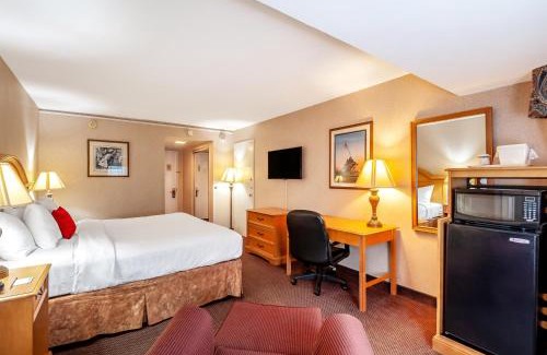 Radnor - Fort Myer Heights Hotel | Red Lion Hotel Rosslyn Iwo Jima