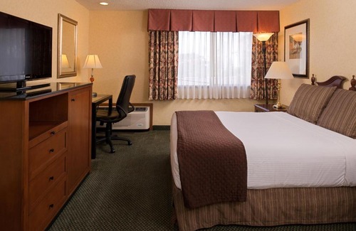 Brownstown Hotel | Red Lion Hotel Yakima Center