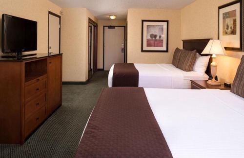 Brownstown Hotel | Red Lion Hotel Yakima Center