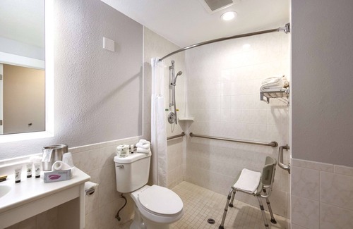 Grants Pass Hotel | Red Lion Inn & Suites Grants Pass